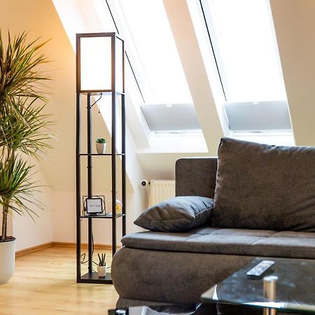 Moderne Dachgeschosswohnung - Parkplatz - Netflix Coburg Eksteriør billede