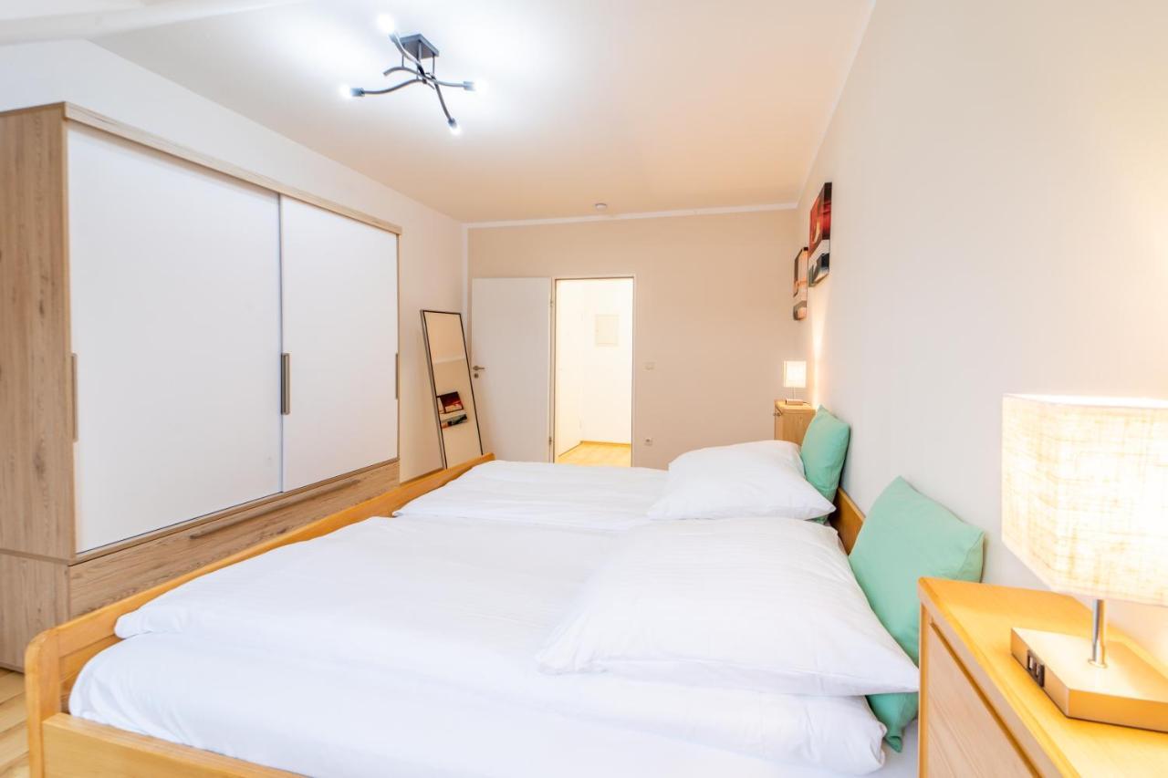 Moderne Dachgeschosswohnung - Parkplatz - Netflix Coburg Eksteriør billede
