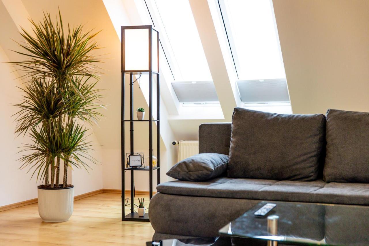 Moderne Dachgeschosswohnung - Parkplatz - Netflix Coburg Eksteriør billede